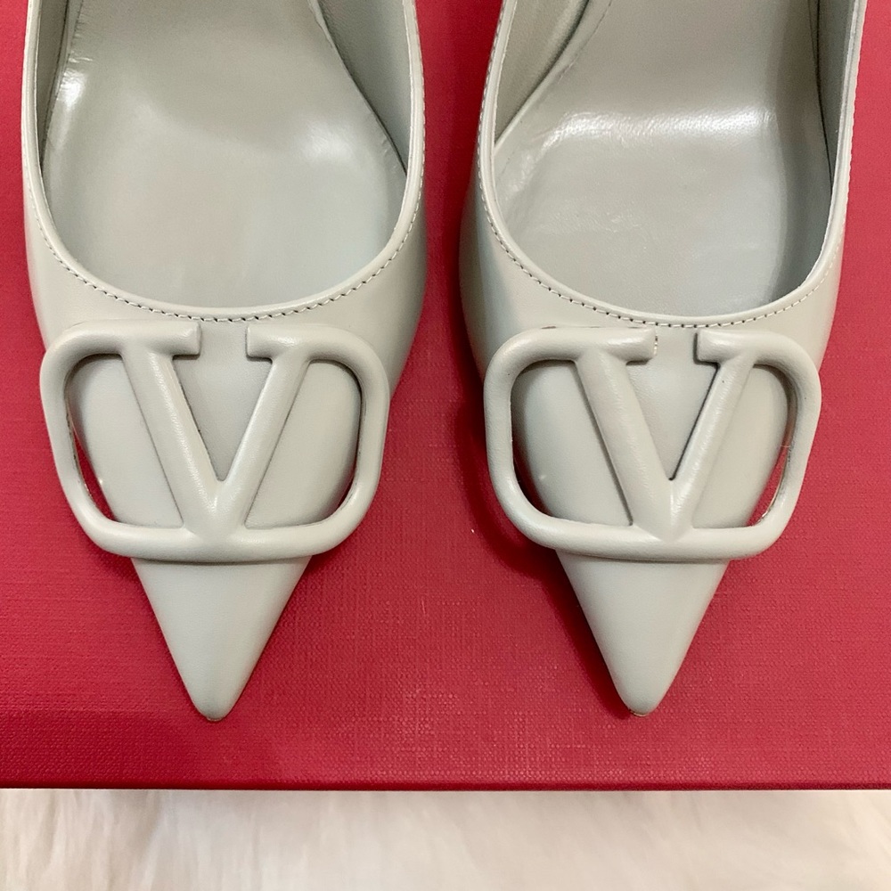 Valentino Grey VLogo Pumps - Picture 4 of 10